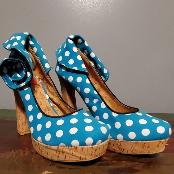 Farenheit Shoes - Farenheit Blue Polka Dot Heels size 8
